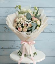 Букет цветов из:  Розы и Лизиантусы в Зелёном городе