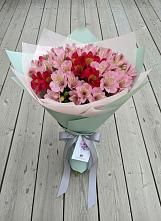 Букет цветов из:  Альстромерии в Зелёном городе