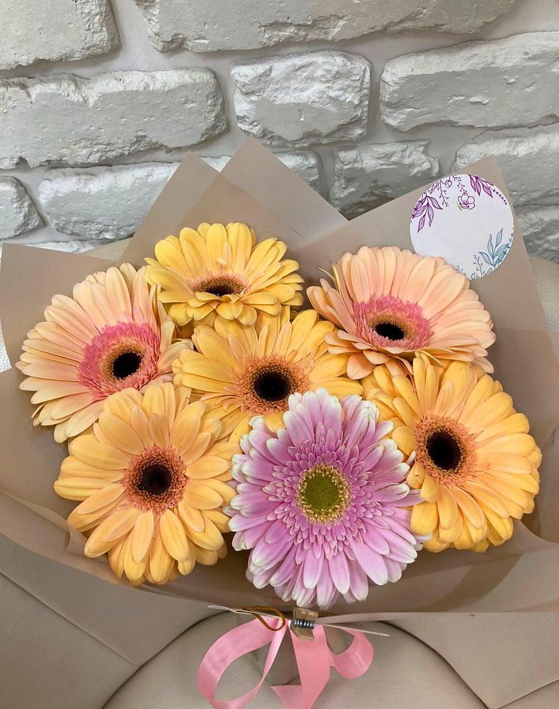Букет цветов из: Герберы в Зелёном городе