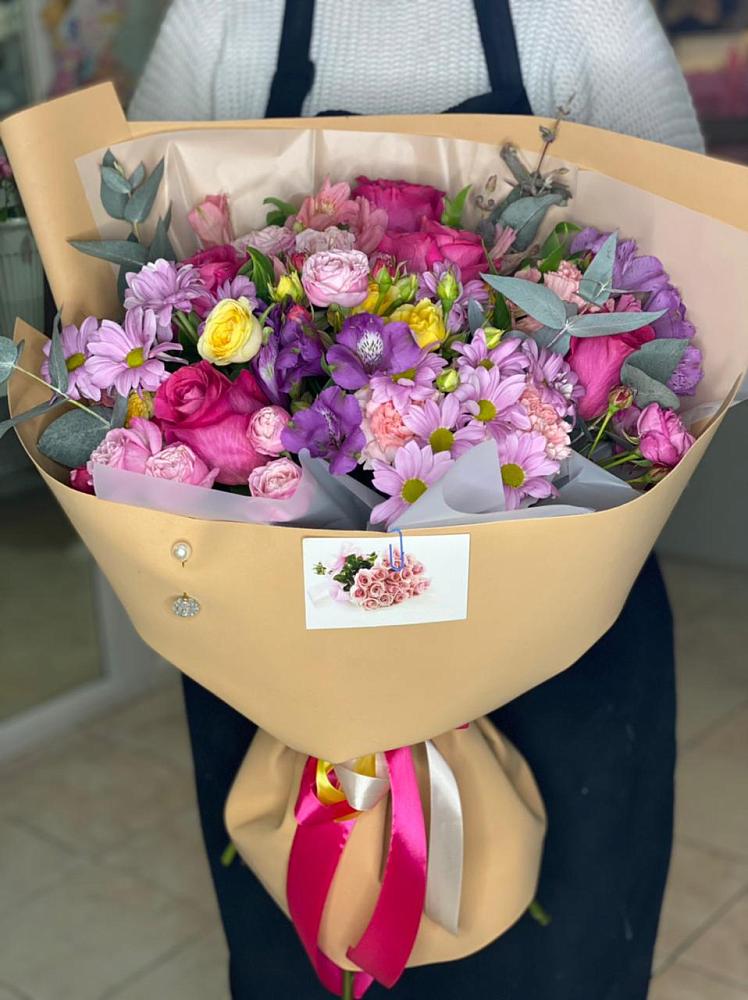 Букет цветов из: Хризантемы, Гвоздики и Альстромерии в Зелёном городе