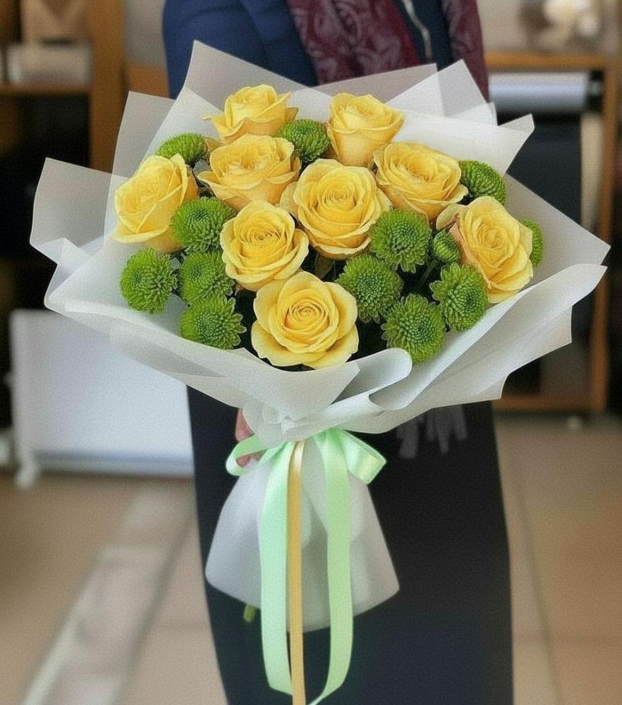 Букет цветов из: Хризантемы и Розы в Зелёном городе