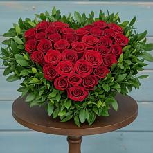 Цветочная композиция из Розы в виде сердца в Зелёном городе