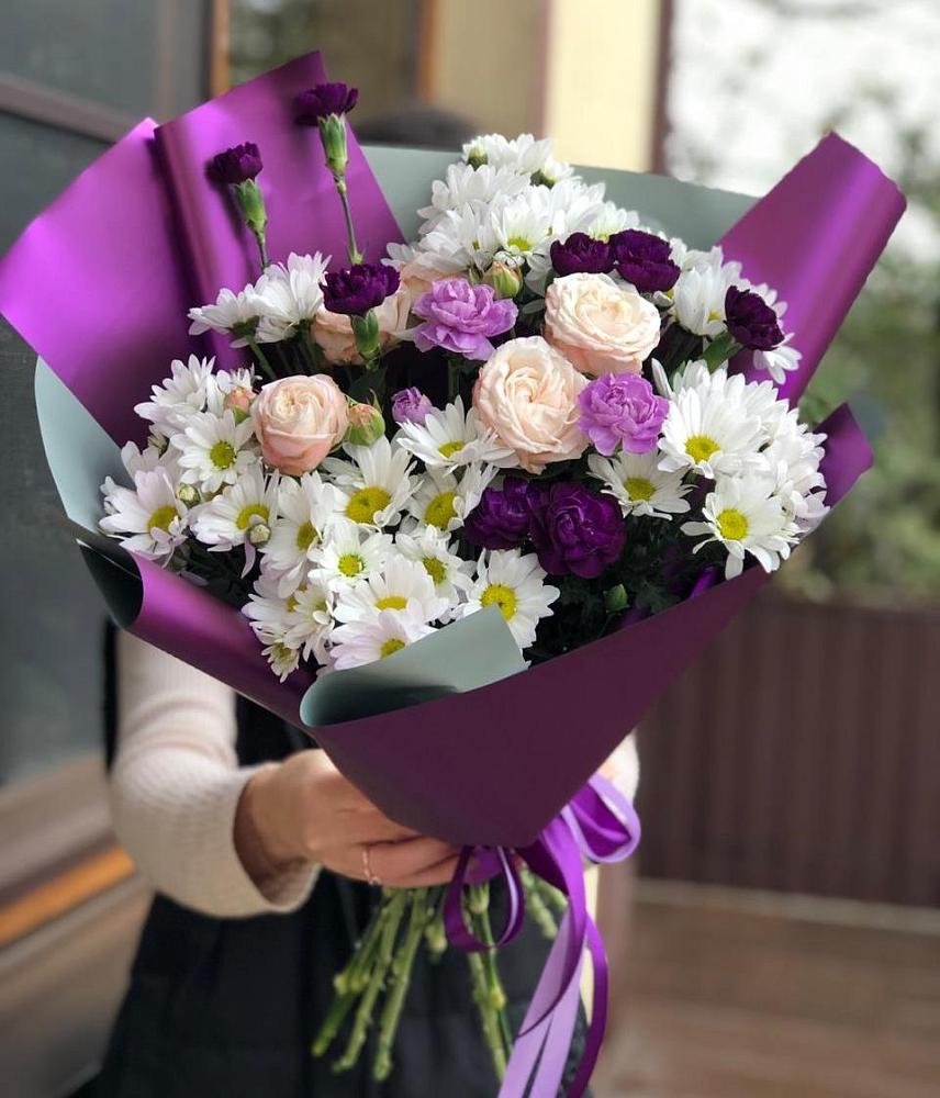 Букет цветов из: Хризантемы, Гвоздики и Розы в Зелёном городе