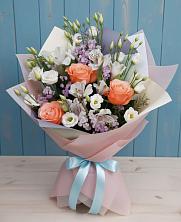 Букет цветов из:  Лизиантусы, Розы, Альстромерии и Гипсофила в Зелёном городе