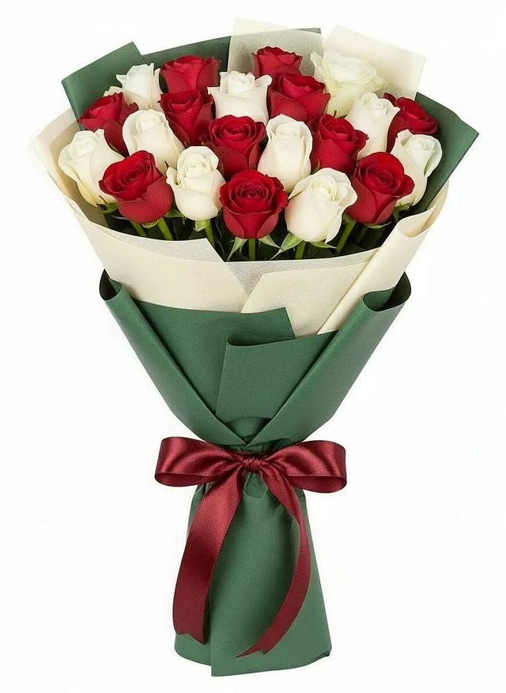 Букет Микс из красных и белых роз в Зелёном городе