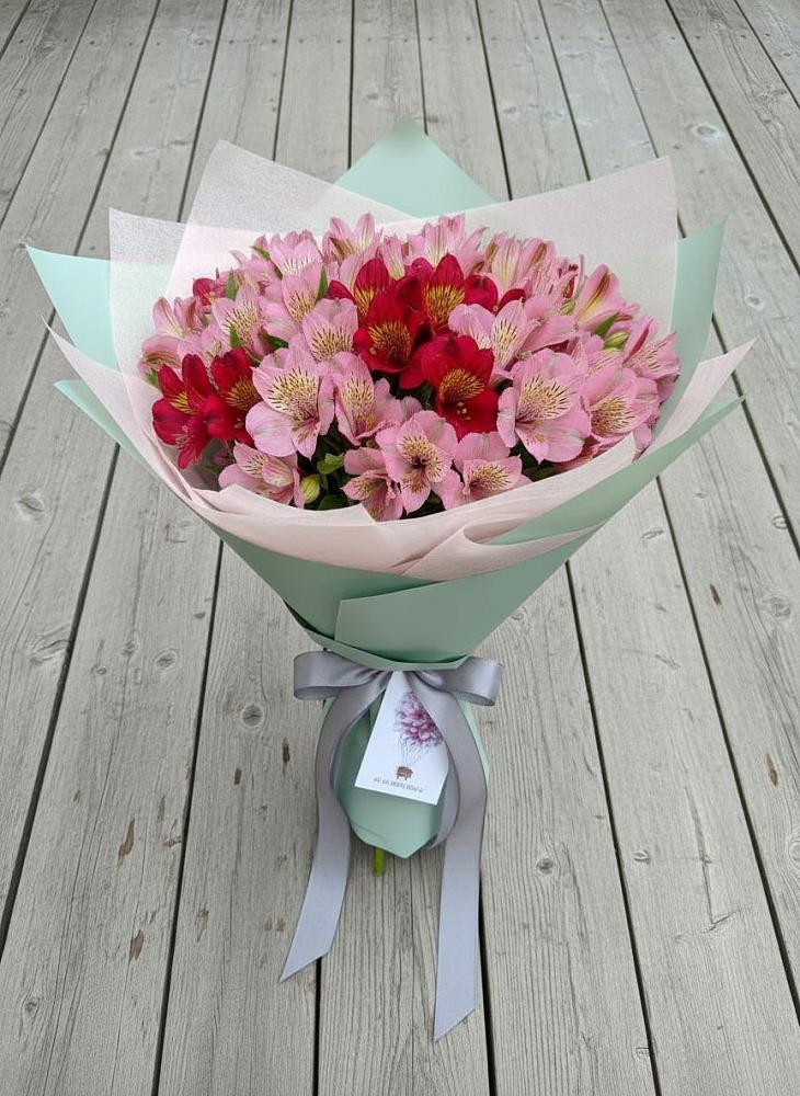 Букет цветов из: Альстромерии в Зелёном городе
