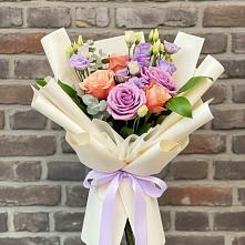 Букет цветов из:  Лизиантусы и Розы в Зелёном городе