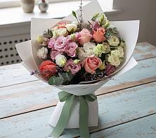 Букет цветов из:  Розы, Лизиантусы и Гвоздики #REPLACE_PRED# Зелёном городе