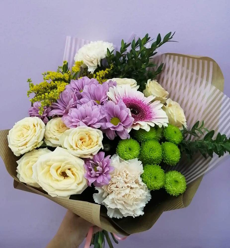 Букет цветов из: Хризантемы, Розы, Гвоздики и Герберы в Зелёном городе