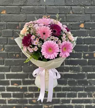 Букет цветов из:  Герберы и Хризантемы в Зелёном городе
