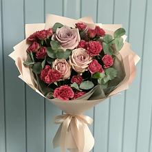 Букет цветов из:  Гвоздики и Розы #REPLACE_PRED# Зелёном городе