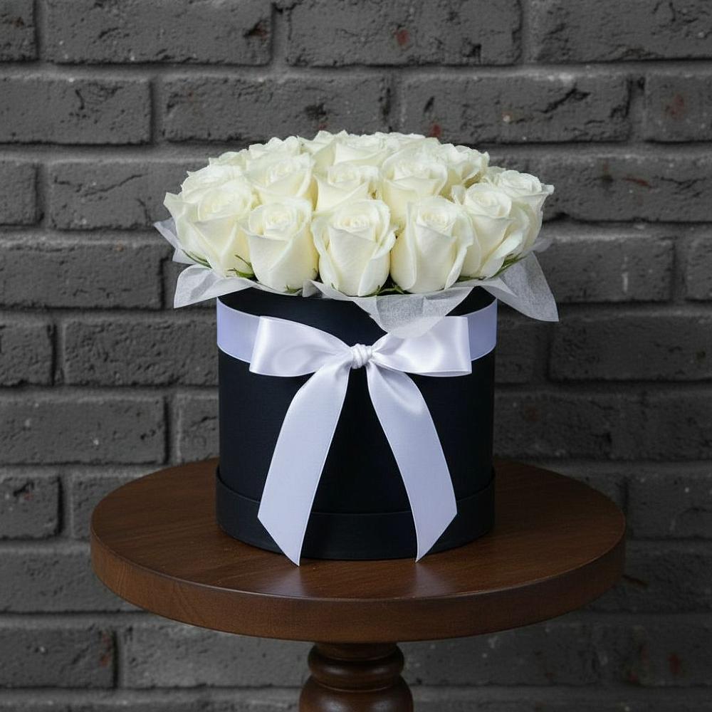 Цветочная композиция из Розы в шляпной коробке в Зелёном городе