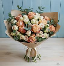 Букет цветов из:  Альстромерии и Розы в Зелёном городе
