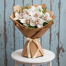 Букет цветов из:  Орхидеи и Розы в Зелёном городе